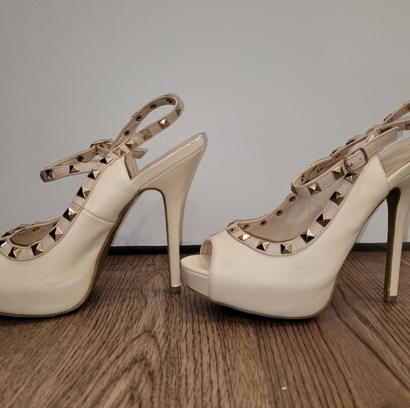 Beige heels for sale! 7.5 - Picture 2 of 4